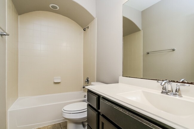 Building Photo - 13346 Davenport Hills Ln