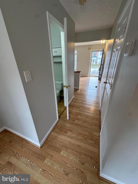 Building Photo - 104 Peridot Pl