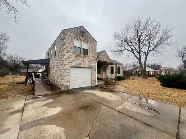 Building Photo - 526 Nebraska St