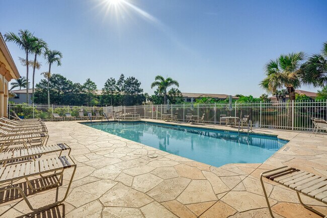 Building Photo - 15430 Bellamar Cir