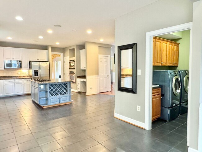 Building Photo - GORGEOUS FORMER MODEL HOME - MINUTES TO QUANTICO