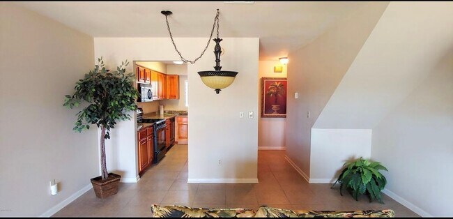 Building Photo - 2 BR and 2 Baths overlooking the Tennis Court