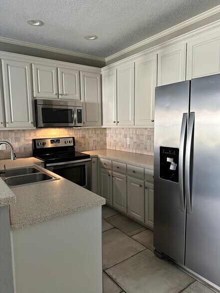 Building Photo - 2101 S 7th St