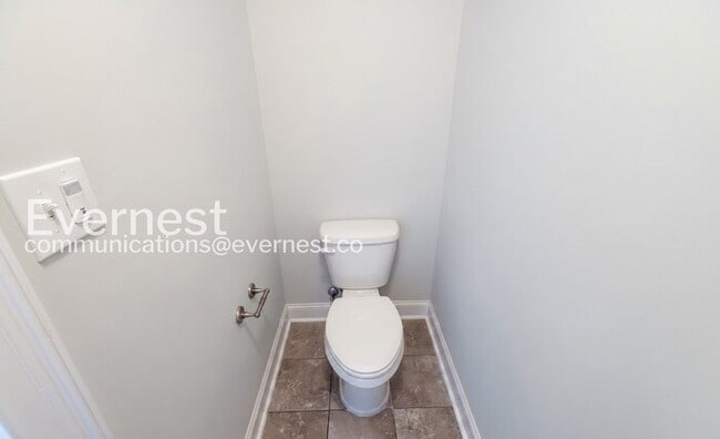 Building Photo - 4-Bed/2.5-Bath/Pet Friendly/Available Now!