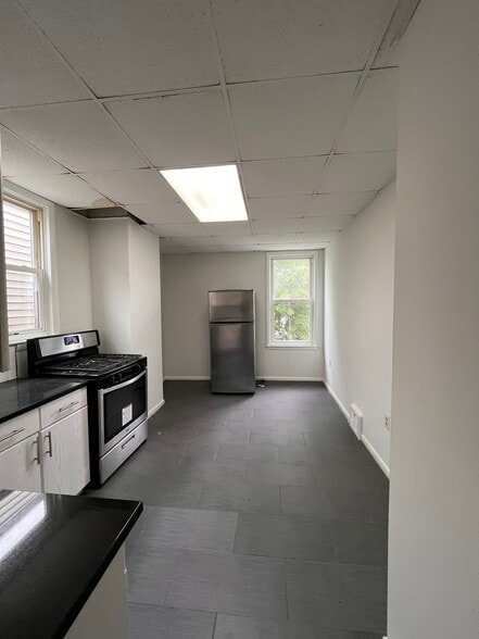 Primary Photo - 346 Armstrong Ave