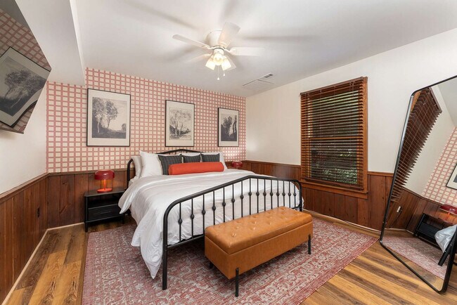 Building Photo - 2224 Brevard Rd