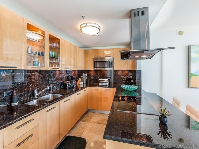 Building Photo - 6899 Collins Ave