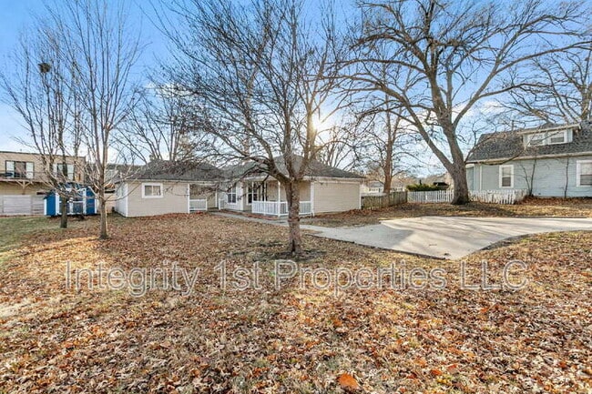 Building Photo - 11221 W 59th Terrace