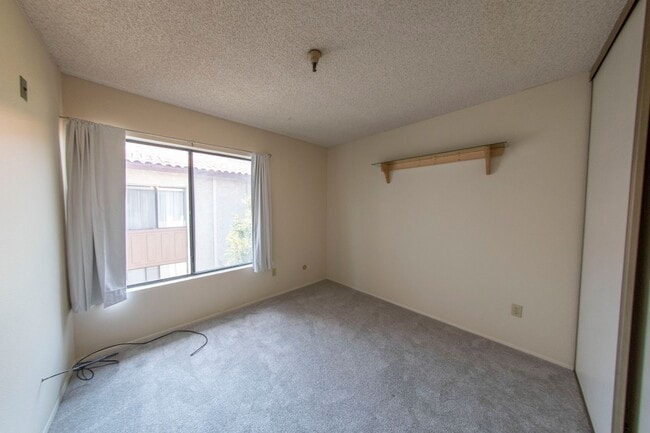 Building Photo - 55+ COMMUNITY - 1BR/1BA AVAILABLE FOR RENT...