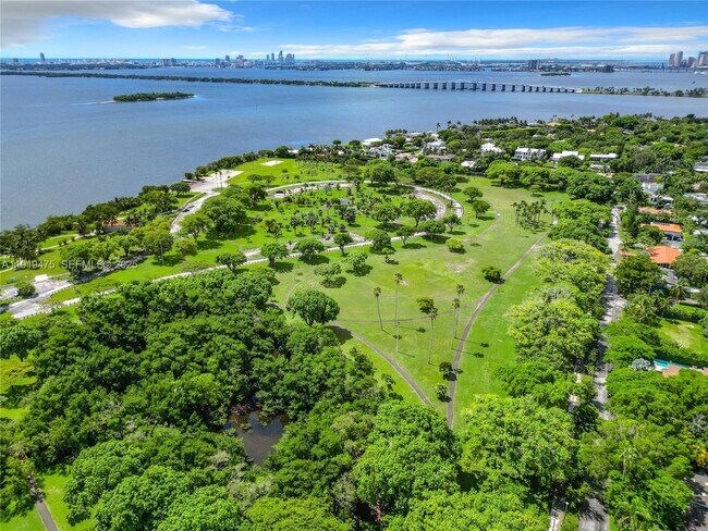 Building Photo - 651 NE 60th St