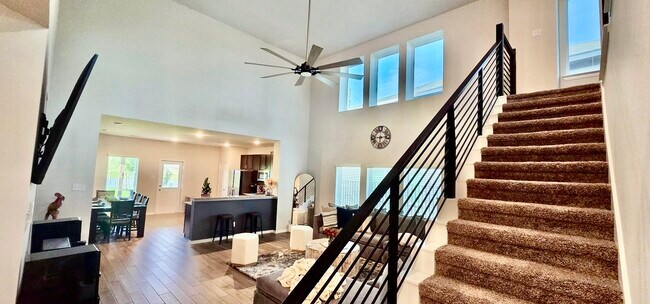 Building Photo - 1523 Alpine Dr