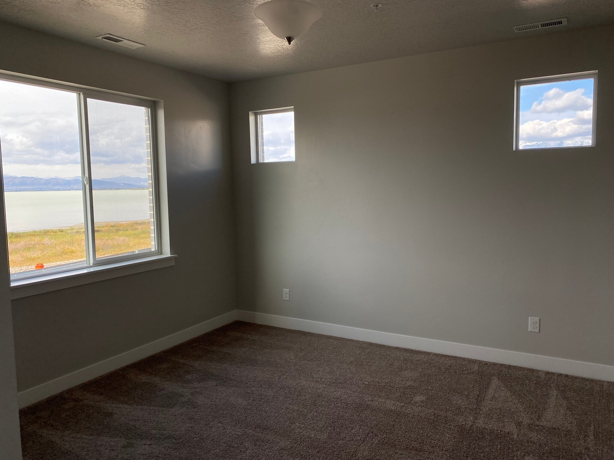 Building Photo - 797 N 380 W