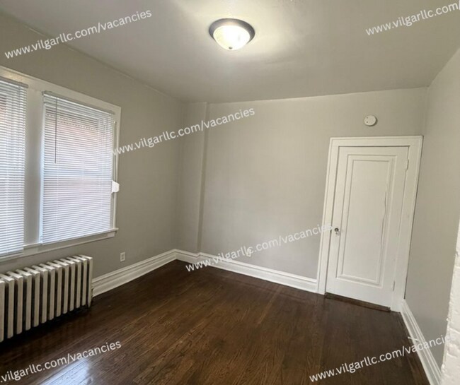 Building Photo - 3 Large Bedrooms • 1 Full Bathroom. A clean, spacious home ready for immediate move-in.
