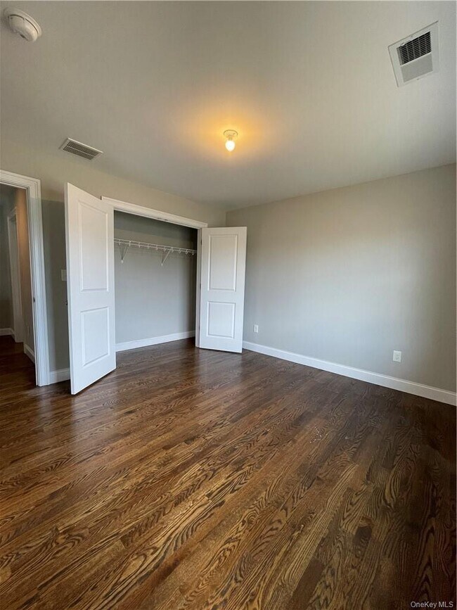 Building Photo - 88 Stratford Dr