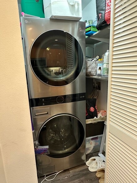 Laundry - 300 W Beech St