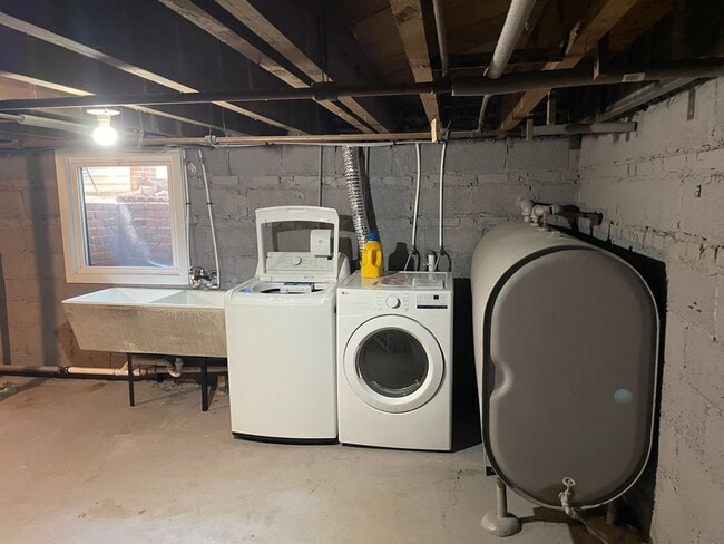 Building Photo - Updated Cute Cape - 3 bedroom, 2 bath -  4509 Fitzhugh Ave.