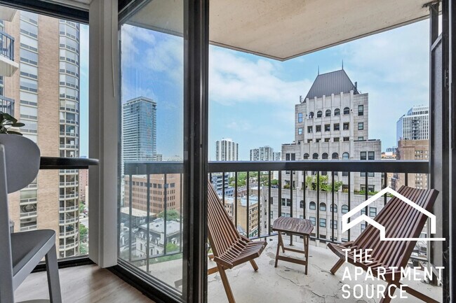 Building Photo - 1000 N La Salle Dr