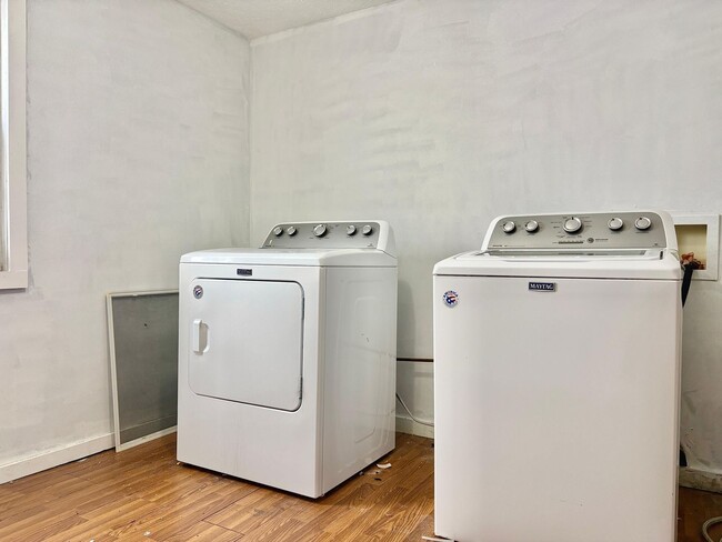 Building Photo - 919 S 25th St