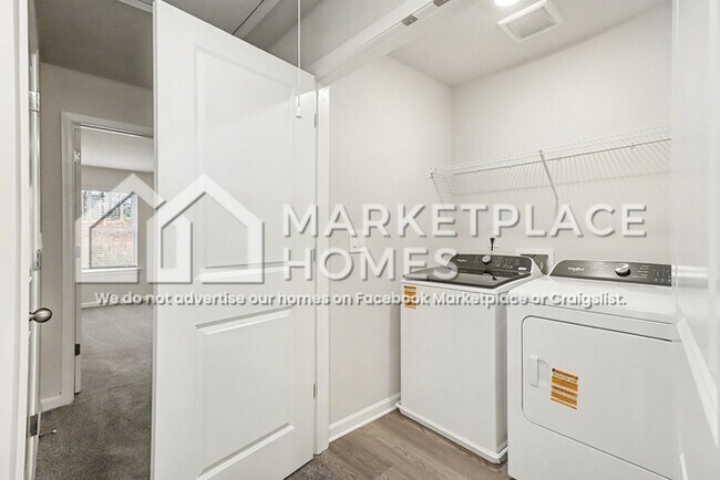 Building Photo - 2103 Avalon Rdg