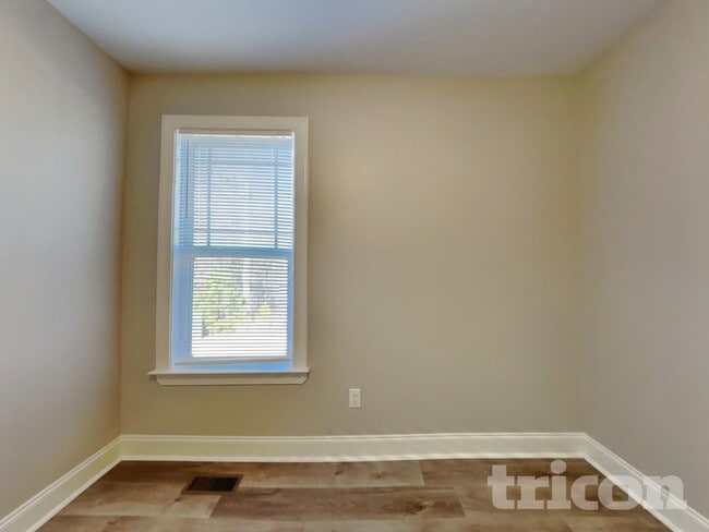 Building Photo - 282 Oxfordshire Dr