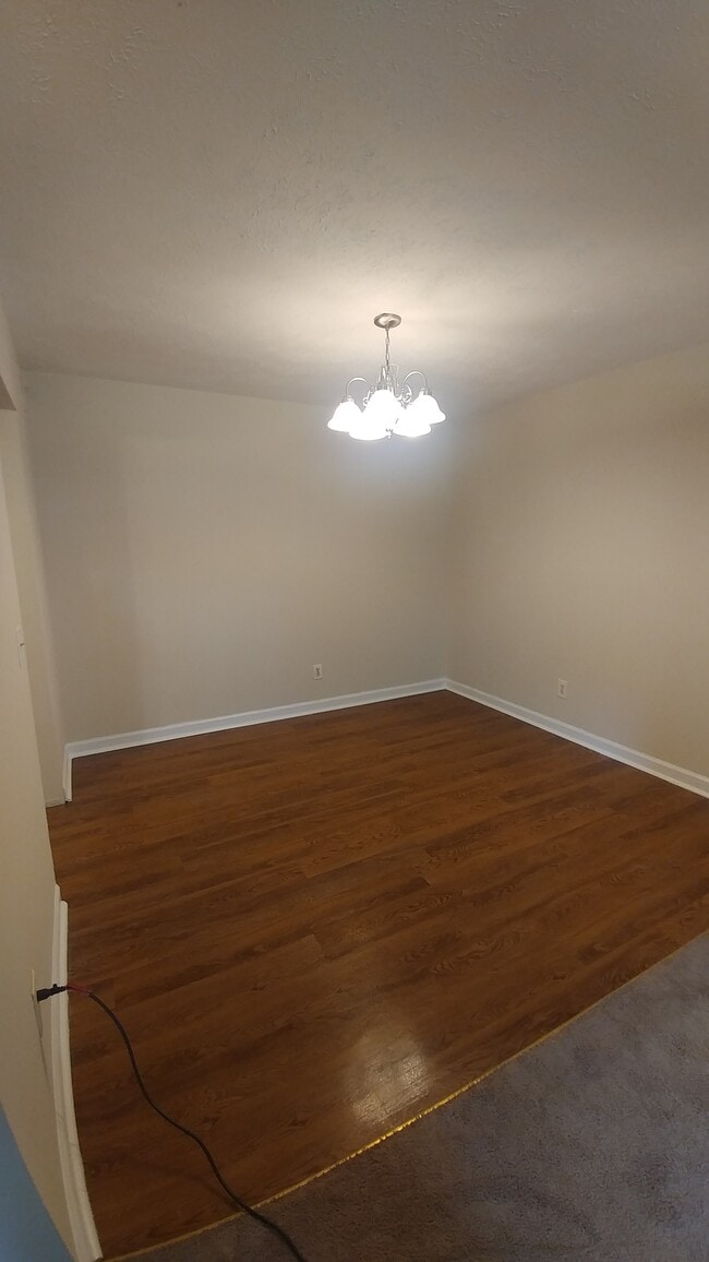 Dining room - 704 Old Manor Rd