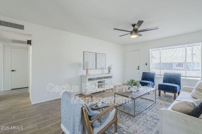 Building Photo - 1708 W Estrella Dr
