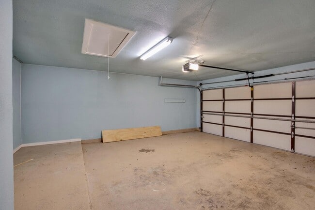 Building Photo - 8002 Croftwood Dr