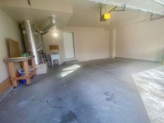 Building Photo - Three Bedroom Two and a Half Bath Home in the South Reno Crystal Lake Area