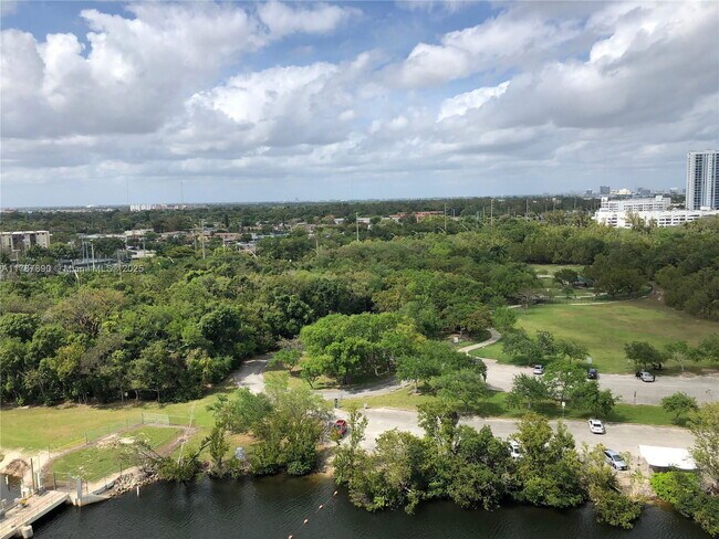 Building Photo - 16385 Biscayne Blvd