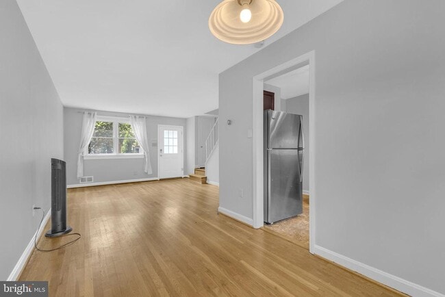 Building Photo - 38 E Rosemont Ave