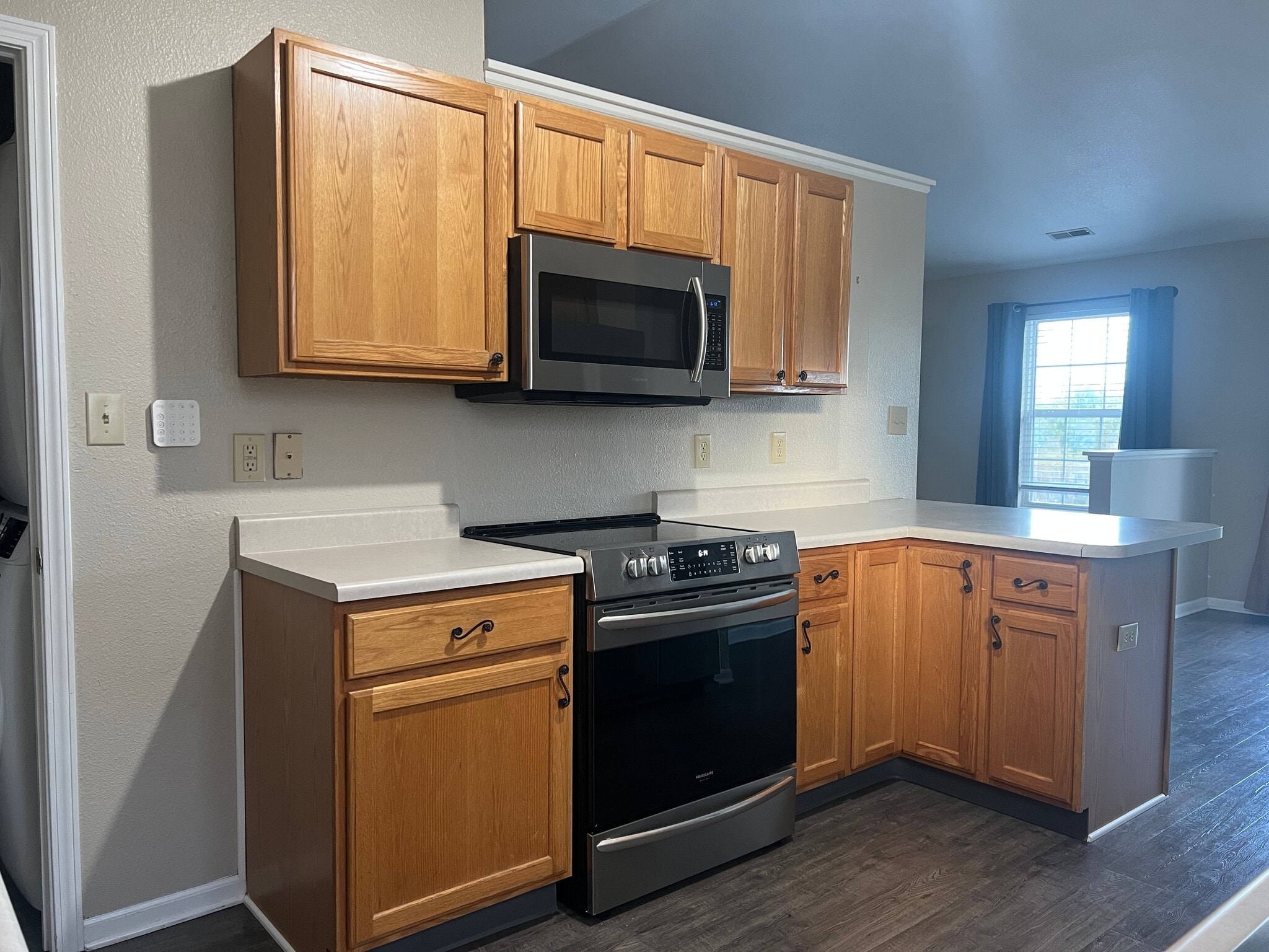 Kitchen - 227 Lakemoore St