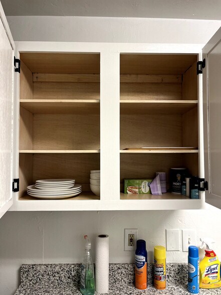 Building Photo - 1335 Nylic St