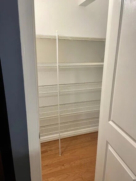 Building Photo - Room in Townhome on Autumn Mist Dr