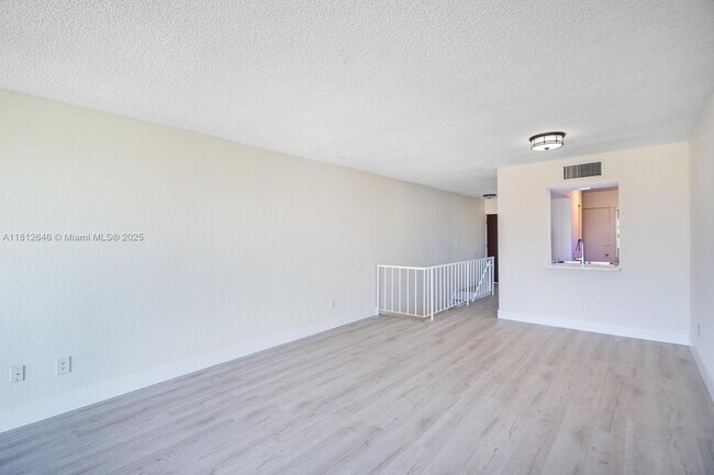 Building Photo - 9210 Fontainebleau Blvd