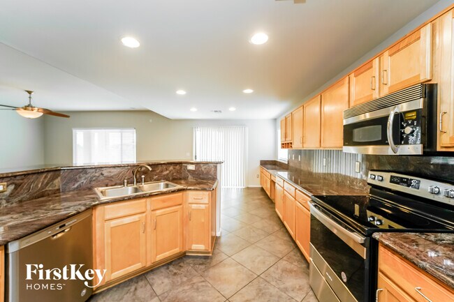 Building Photo - 8202 S Placita Gijon