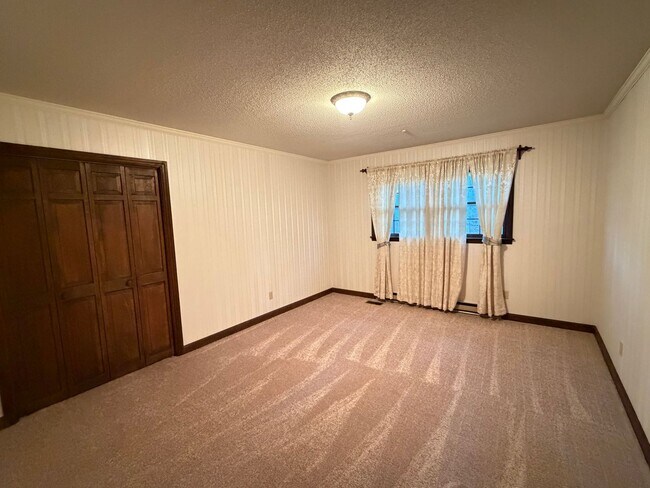 Building Photo - Liberty / Alamance County