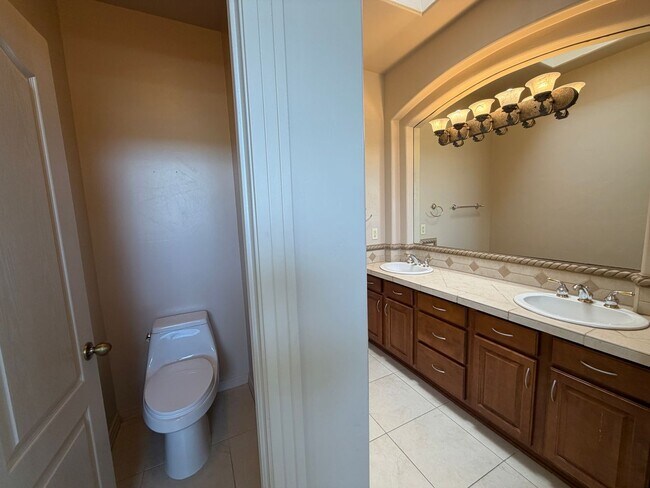 Building Photo - 4 Bedroom Home Plus Office Available Near Eubank Blvd NE & Paseo Del Norte!