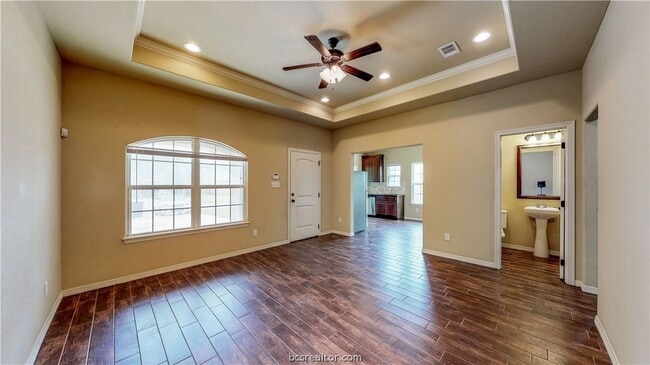 Building Photo - 111 Southland St