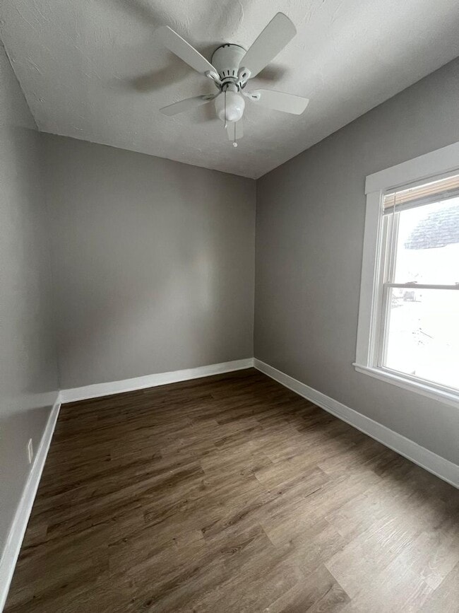 Building Photo - 3914 W 21st St