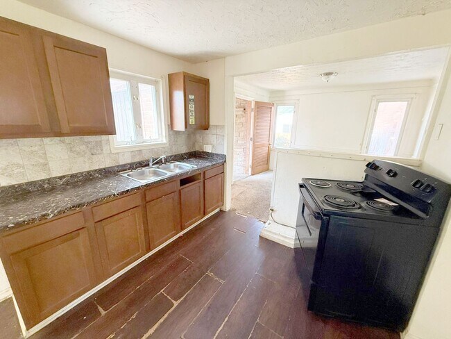 Building Photo - 3 BED 2 BATH BEAUTIFUL SINGLE FAMILY HOME