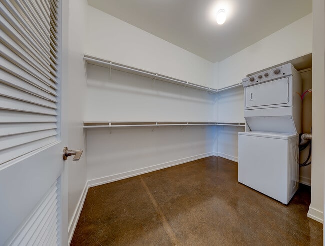 Building Photo - 1131 W Winona St