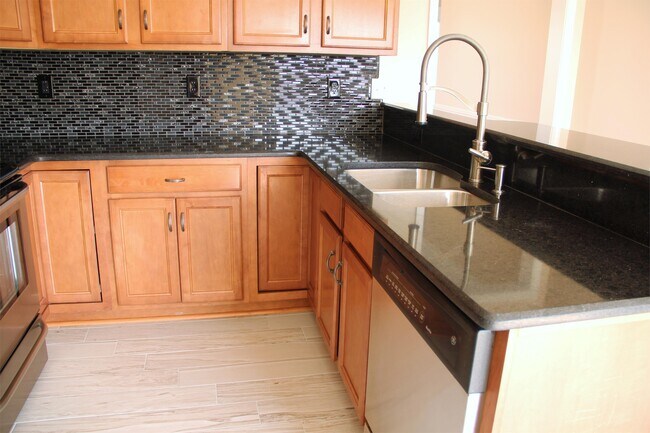 Building Photo - 107 Enchanted Way