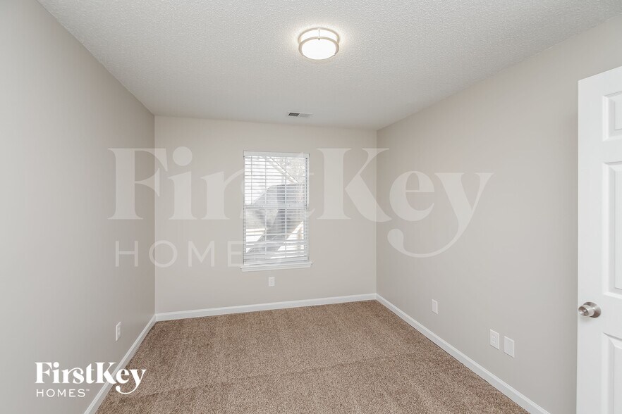 Building Photo - 1404 Chapel Hill Ln SW