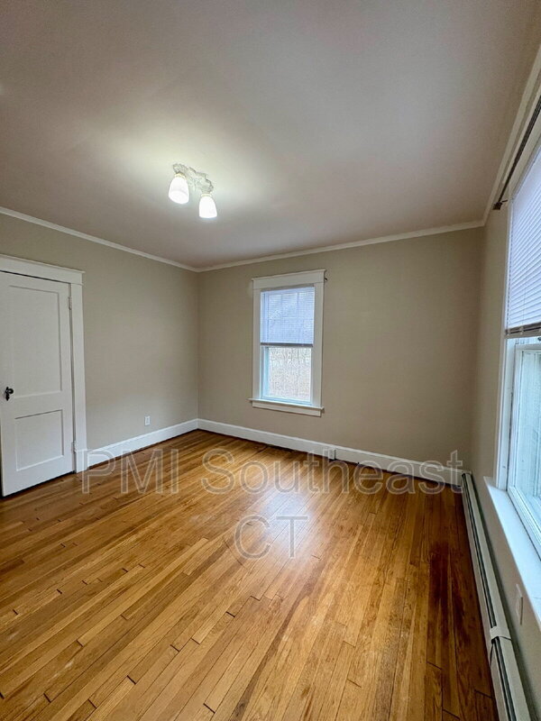 Building Photo - 640 Williams St