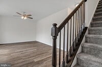 Building Photo - 132 Quincy Dr