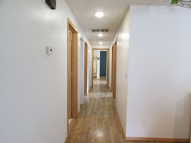 Building Photo - 2250 Sentry Dr