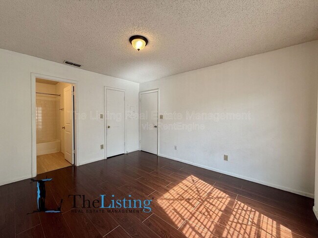 Building Photo - 8724 Mallard Reserve Dr