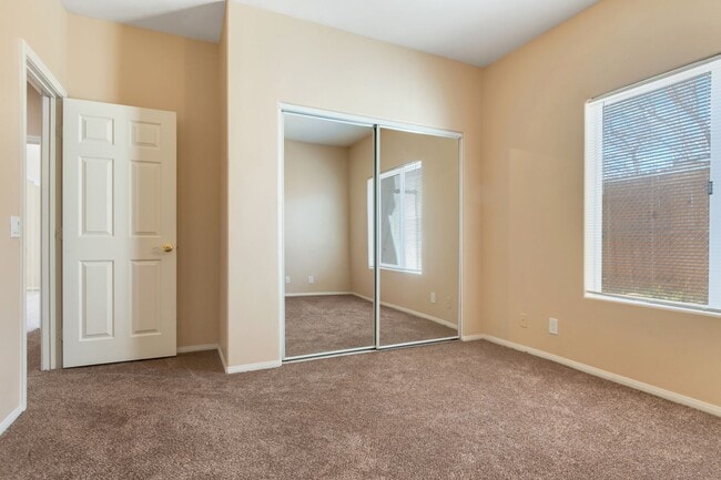 Building Photo - 3 Bedroom home in the beloved Joshua Tree area