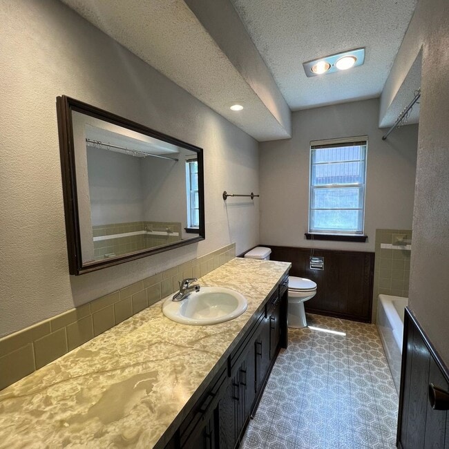 Building Photo - Welcome home!