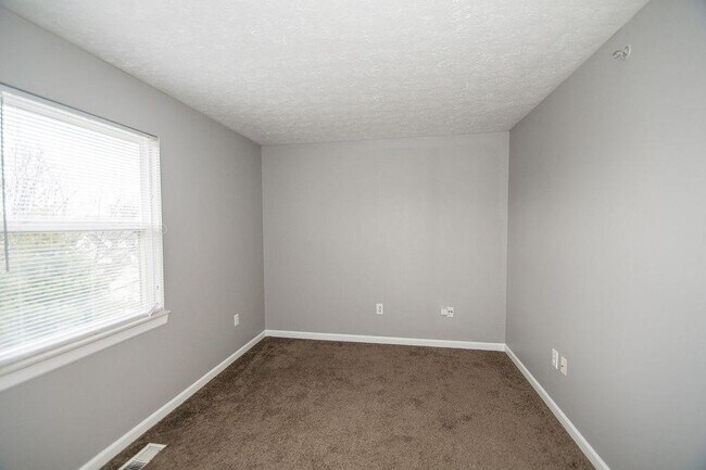 Building Photo - 506 E 38th St